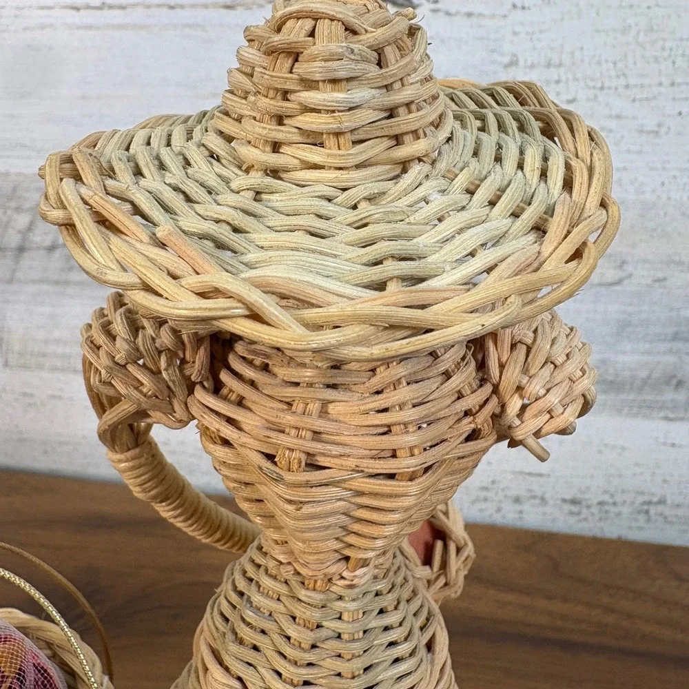 Vintage Hawaiian Hand Woven Wicker Rattan Doll with POTPOURRI Basket‎ 9
